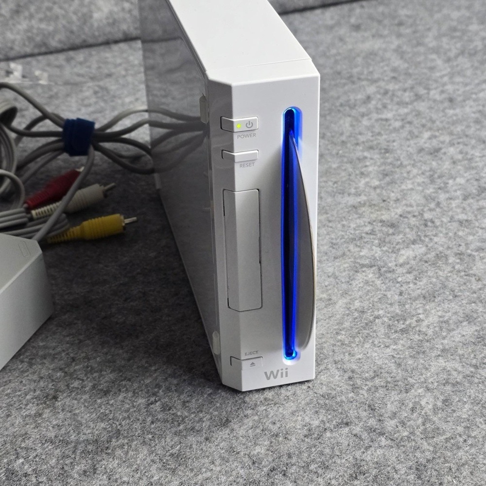 Nintendo Wii Console White RVL-001 GameCube Compatible Bundle Cables Sensor Bar - Picture 13 of 13